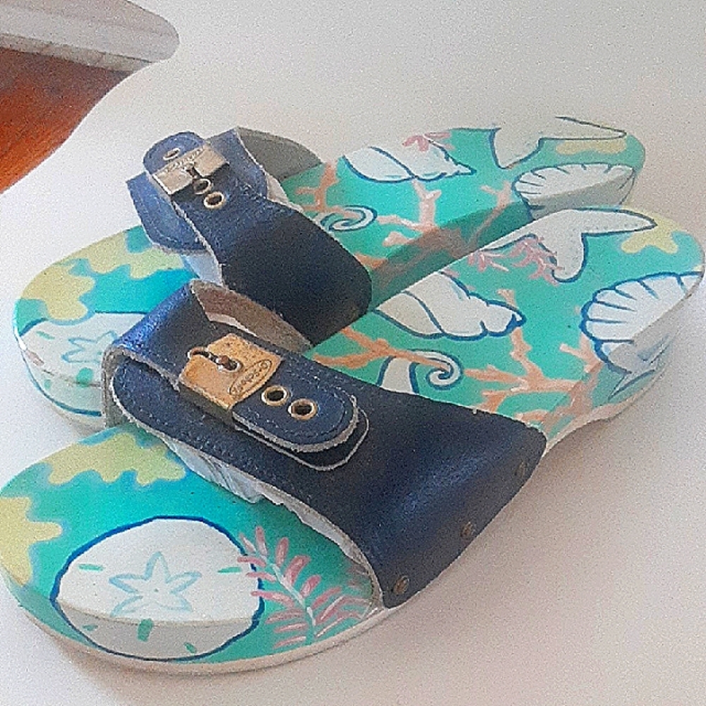 Dr Scholls Vintage Painted Wooden Sandals. Coastal Sea Life Pattern. Fits sz 8.5